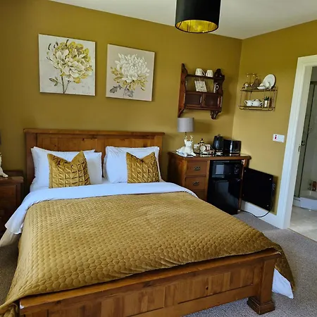 The Brown Hen Guest Bed & Breakfast